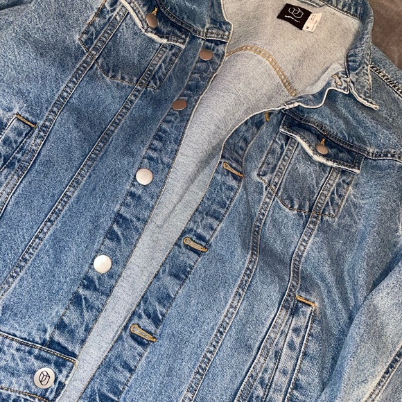 Custom painted denim jacket - Picture 2 of 2